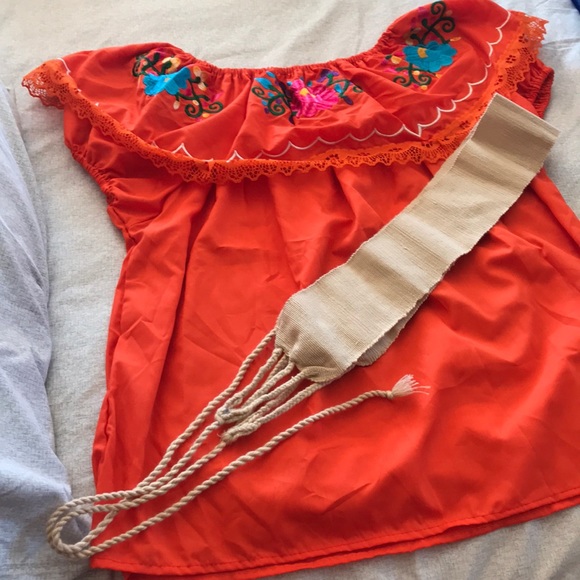 Mexican off the shoulder traditional blouse - Picture 4 of 4